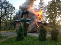 Вогнеборці ліквідували пожежу в корпусі санаторію в Косівському районі