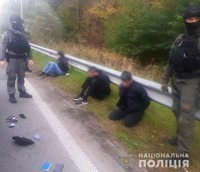 На Київщині поліцейські під час спеціальної операції затримали групу небезпечних зловмисників, які скоїли умисне вбивство у столиці