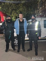 Поліцейські Київщини затримали зловмисника, який погрожував підірвати ємкості з пальним