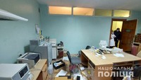 Поліцейські Івано-Франківщини розшукали і затримали зловмисника, який пошкодив медичну лабораторію