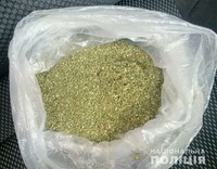 На Полтавщині поліція затримала підозрюваного у продажу наркотиків у великих розмірах у Лубенському районі