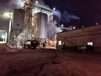 Карлівка: вогнеборці загасили пожежу в зерносушарці