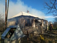 Буський район: внаслідок пожежі будинку власник отруївся продуктами горіння