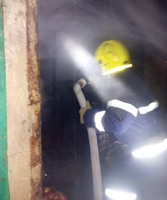 Новокаховські рятувальники ліквідували загорання допоміжної споруди