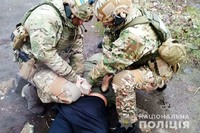 Поліцейські затримали групу осіб, які розповсюджували психотропну речовину «PVP» на Харківщині