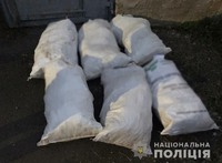 На Кіровоградщині поліцейські вилучили у місцевого жителя більше 6 кг рослин конопель