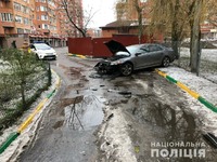 Поліцейські Київщини встановили особу водія-хулігана, який пошкодив чотири авто та втік з місця події