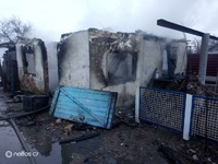 Приазовський район: вогнеборці ліквідували пожежу на території приватного домоволодіння