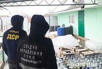 На Чернігівщині поліція викрила торгівця фальсифікованим алкоголем та цигарками