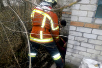 Синельниківський район: рятувальники визволили жінку з вигрібної ями