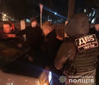 У Чернігівській області внутрішня безпека Нацполіції затримала двох поліцейських за збут наркотиків