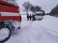 Волинська область: минулої доби рятувальники вивільнили зі снігових заметів 14 автомобілів. ВІДЕО