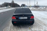 Поліція затримала групу крадіїв, які у Калинівці з автомобіля викрали близько 60 тисяч гривень