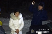 На Шепетівщині поліцейські оперативно встановили особу жінки, яка обікрала подружжя пенсіонерів