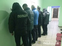 Поліція Чернігівщини викрила групу зловмисників, які завдали чоловіку тяжких травм голови