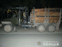 Протягом доби поліцейські Луганщини виявили 10 фактів перевезення лісу