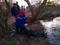 Київська область: рятувальники дістали тіло загиблого громадянина із місцевої водойми