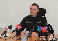 Холодна зброя, граната та наркотики: у Житомирі поліцейські затримали неадекватного водія