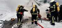 Рятувальники ліквідували пожежу будівлі на території готелю в селі Поляниця, та врятували від знищення вогнем два поруч розташовані будинки