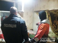 Поліцейські Чернігівщини затримали підозрюваного, що завдав товаришу смертельне ножове поранення