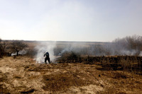 Віньковецький район: рятувальники ліквідували пожежу сухої рослинності поблизу населеного пункту