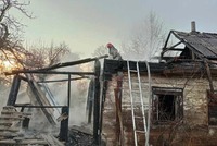 Вогнеборці ліквідували дві пожежі у покинутих оселях області