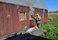 Миргородський район: рятувальники ліквідували пожежу в металевому вагончику