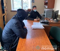 На Львівщині поліцейські затримали зловмисника, причетного до ножового поранення свого племінника