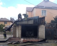 Києво-Святошинський район: вогнем знищено гараж та легковий автомобіль