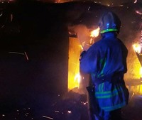 Олешківські рятувальники ліквідували пожежу в житловому будинку. Двоє мешканців отримали опіки