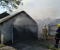 Генічеські рятувальники спільно з місцевою пожежною охороною селища Новоолексіївка ліквідували пожежу у приватному домоволодінні