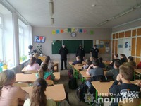 Поліцейські Луганщини проводять заходи, спрямовані на профілактику дорожньо-транспортного травматизму