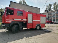 У м. Селидове та Українськ рятувальники допомогли полагодити покрівлю шкіл, що були пошкоджені в результаті негоди