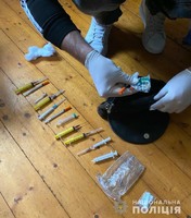 На Львівщині поліцейські затримали наркодилера відразу після збуту «метадону»
