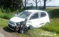 Поліція Полтавщини з’ясовує обставини ДТП, в якій травмований водій легковика