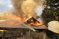 Чугуївський район: рятувальники загасили велику пожежу на приватному подвір’ї