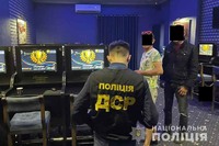 Оперативники управління стратегічних розслідувань поліції Тернопільщини виявили у Заліщиках підпільний гральний заклад