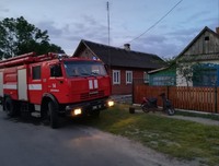 Дубровицькі рятувальники ліквідували пожежу у господарській будівлі