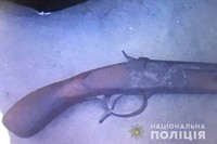 Поліцейські Кременеччини виявили у двох мешканців району незаконну зброю