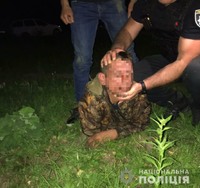 В Ужгороді на місці злочину поліцейські затримали раніше судимого крадія кабелю