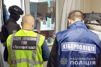На Хмельниччині поліцейські викрили групу осіб, які займались збутом дитячої порнографії