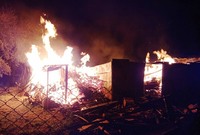Житомирський район: під час спроби самостійного гасіння пожежі дві людини отримали травми