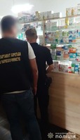 Поліцейські Черкас викрили провізора аптеки, яка без рецепту реалізувала сильнодіючий лікарський засіб