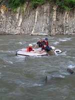 У селищі Делятин на річці рятувальники врятували двох підлітків