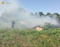 Нижньосірогозькі рятувальники ліквідували пожежу сінника
