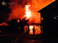 У Тячівському районі рятувальники ліквідували пожежу на території бази відпочинку