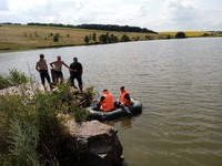 Вінницькі рятувальники дістали потопельника з води