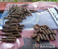У трьох жителів області поліцейські вилучили 227 набоїв до автомату Калашникова, пістолету та гвинтівки