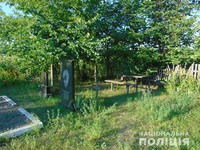 Правоохоронці затримали чоловіків, які обкрадали кладовища на Черкащині