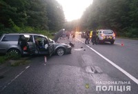 Поліція встановлює обставини ДТП на Мукачівщині за участі трьох легкових автомобів та вантажівки